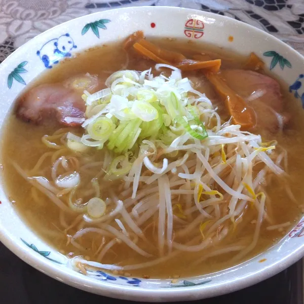 実家でラーメン☆ 皆さん今年もよろしくお願いします(^-^)|mika♡('◎'зз) 彡さん