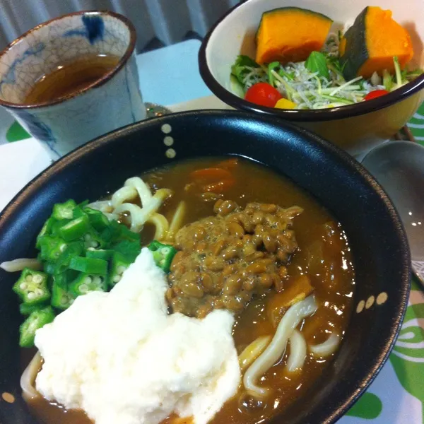 とろろ蕎麦もカレーうどんも食べたい！で、とろろオクラ納豆カレーうどんσ(^_^;) すっごい美味いっ♡♡|mika♡('◎'зз) 彡さん