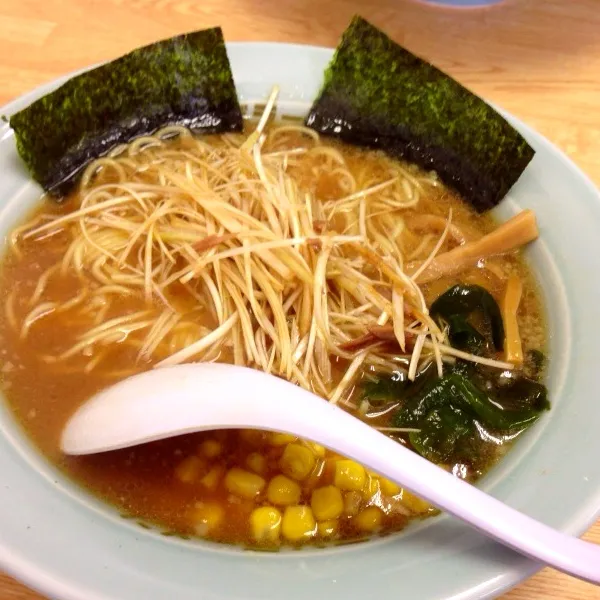 この前彼と食べにいったネギ味噌ラーメン♡ ネギがたまらーんっ\( ˆoˆ )/|bouさん