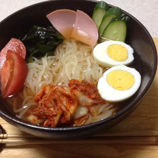 今日の夕飯!(^^)!
盛岡冷麺。
キムチ入れ過ぎて辛かったぁ…(>_<)
でも、美味しかった♡|よっしーさん