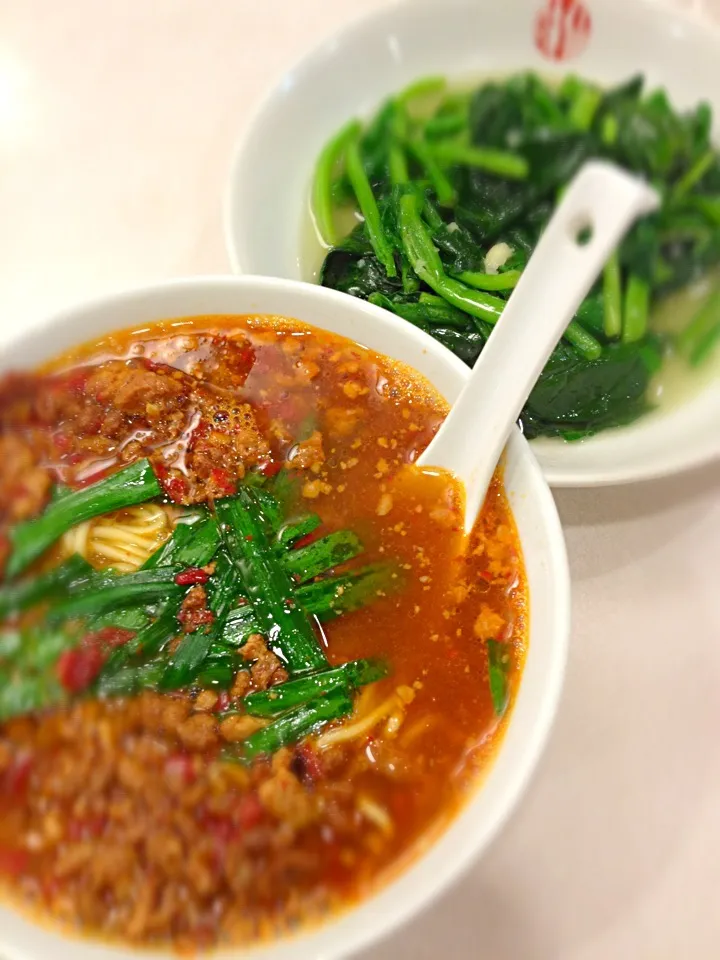 味仙 台湾ラーメン＆青菜炒め|まつこさん