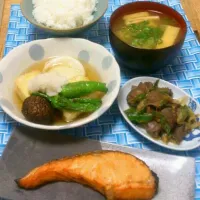 Snapdishの料理写真:☆鮭の塩焼き
☆揚げ出し豆腐&餅
☆砂ずりと葱の炒め物|まりーんさん