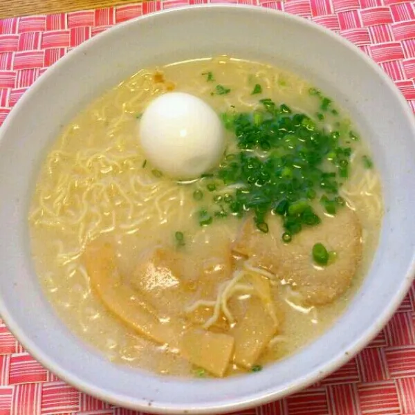 ☆まるちゃん製麺とんこつ
旦那さんが風邪なので、一人簡単ご飯|まりーんさん