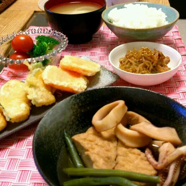 ☆イカといんげんの煮物
☆野菜天ぷら
☆こんにゃくのピリ辛炒め
☆ブロッコリーとトマト|まりーんさん