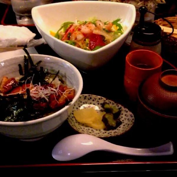 今週のお昼に食べた物♪
どれも美味しかった❤︎ 
雪見だいふくの気になってたから食べれて良かった！|ゆますさん