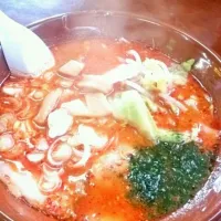 Snapdishの料理写真:辛みそラーメン中辛♡
地元で有名な辛みそラーメンのお店。地元に帰ってくると、ココのラーメンが食べたくなるの。
小、中、大、激辛からチョイス！やみつきになっちゃう辛さで美味しいよ♡|さっちんさん