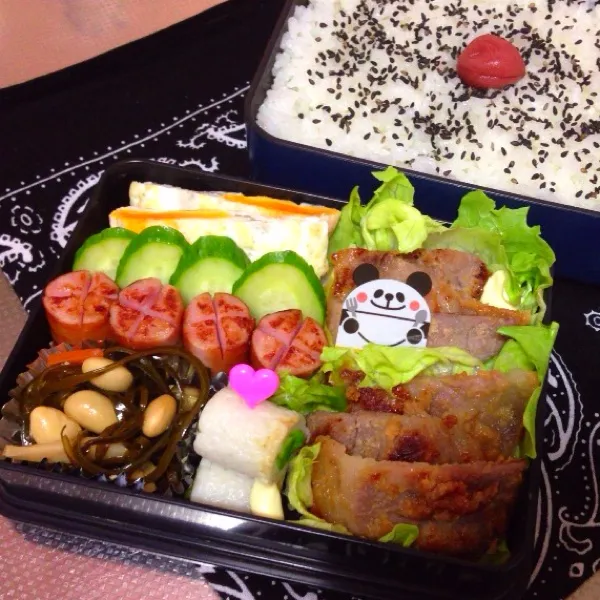 今日の彼弁 ♡ 豚みそステーキ弁当⊂（（〃￣ー￣〃））⊃
豚みそステーキ・目玉焼き・ウインナー・大豆こぶ煮・ちくわきゅうり|bouさん