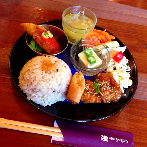 ワンプレートlunch♡おいしかった⊂（（〃￣ー￣〃））⊃ケーキは別腹♡|bouさん