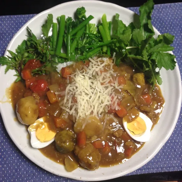 今日は、3食ともカレー！晩ご飯は、辛みを増して、チーズを加えて。隠し味のレモングラスの香りがほのかに、美味しかった。我が家|kyondonさん