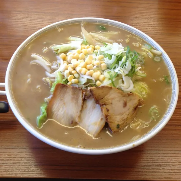 味噌ラーメン大盛り800円、1.5玉かな？初めての店、田舎のラーメン屋さん。|kyondonさん