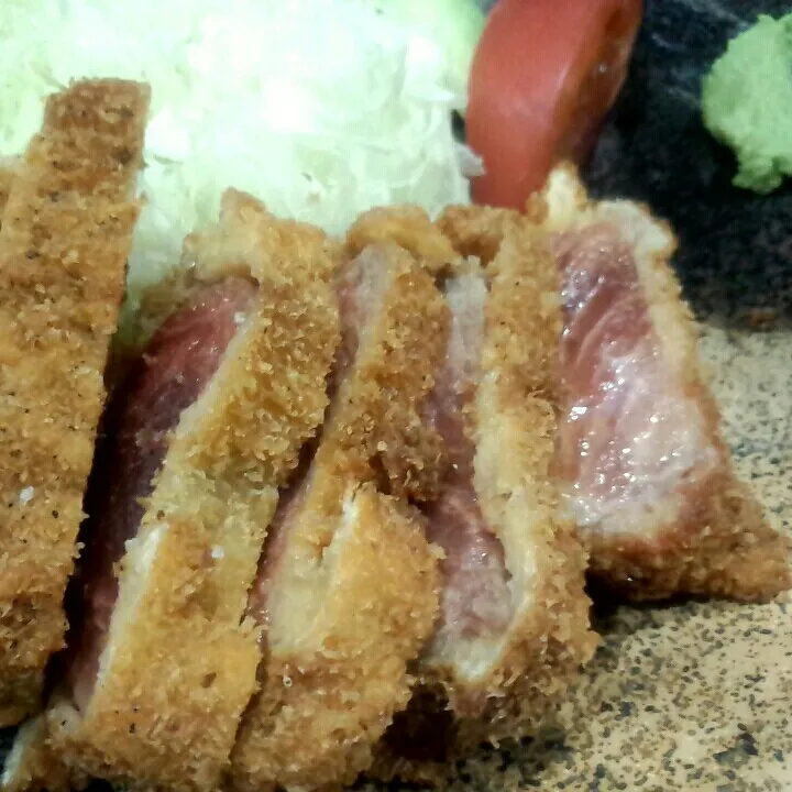 新橋　おか田の牛ロースかつ。
すっごく柔らかくて、ワサビと&醤油でさっぱり食べれました！
@しん橋　おか田|nassyさん