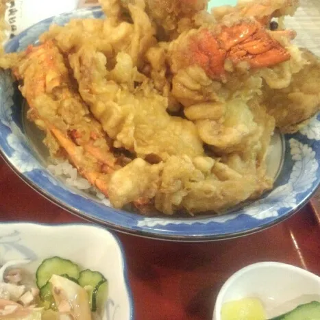 Snapdishの料理写真:銚子で海鮮三昧。
まるごと一匹、伊勢海老天丼。
@一山いけす|nassyさん