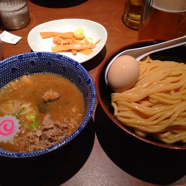 Snapdishの料理写真:友人Tと昼から飲んでます|うどんくんさん