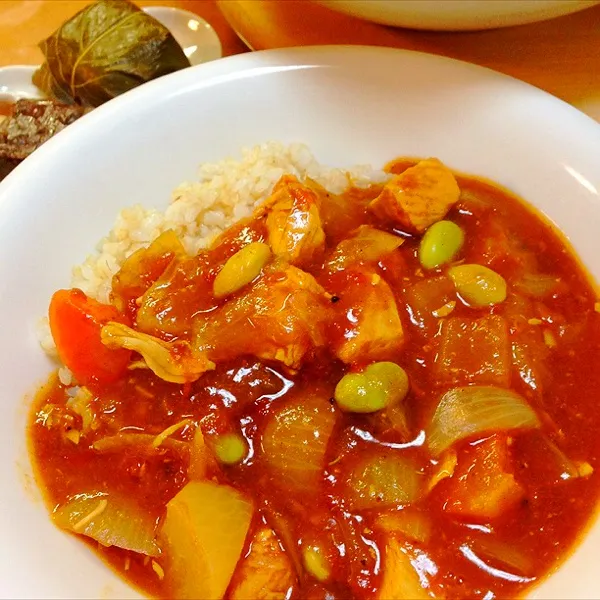 大根チキン野菜トマト煮は、カレーにリメイクです〜カブサラダ。インゲン黒胡麻和え。抹茶葛餅桜餅に粒ようかん、チョコなど。|きよさん