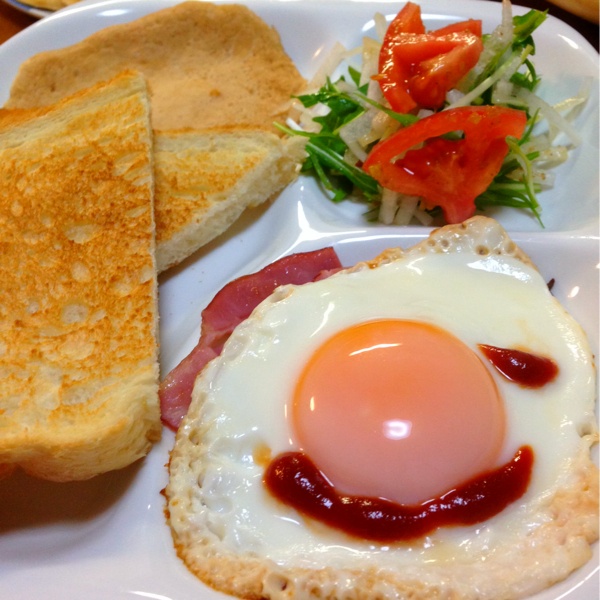 イギリスパン きな粉入り甘く無いパンケーキ 野菜ポタージュ ベーコンエッグ 水菜と大根サラダ 抹茶カスタードなど きよ Snapdish スナップディッシュ Id Gvjaca