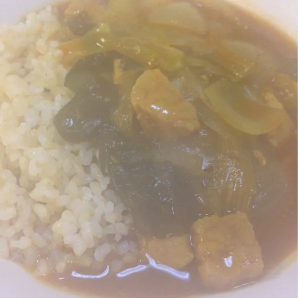 リアル湯気です。玉ねぎドッサリポーク小松菜カレー辛口。大根＆トマトサラダ。オレンジケーキなど。|きよさん