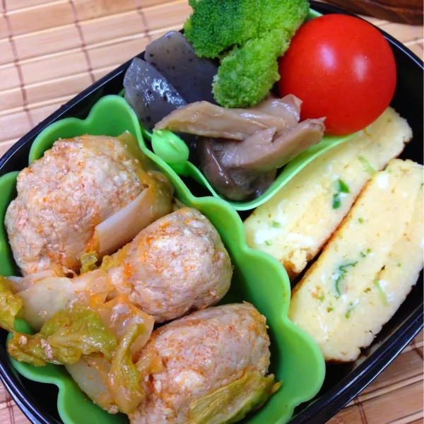 Snapdishの料理写真:豆腐肉団子。厚揚げ旨煮。おから、緑豆入り卵焼き。豆腐肉味噌そぼろご飯。洋梨。甘麹バターケーキなど。|きよさん