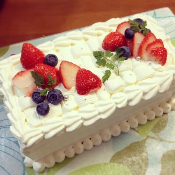 Papa's Birthday cake♡
シンプルなショートケーキ♡
そろそろいちごが出てきたね〜( •ॢ◡-ॢ)-♡|417さん