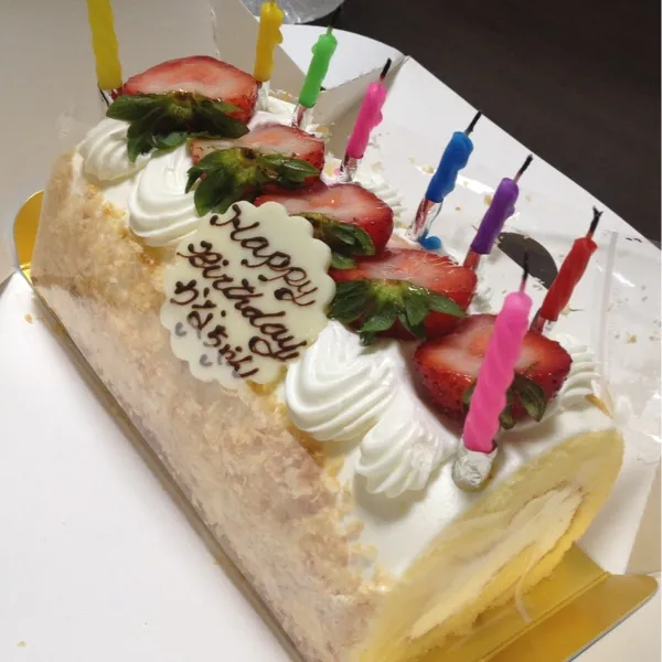 Snapdishの料理写真:かなちゃんの誕生日に、お家まで押しかけてサプライズパーティ(((o(*ﾟ▽ﾟ*)o)))
ゆぅくんとゆちゃんも参加♡
でも、グダグダやったけど、喜んでもらえてよかったぁー♡ハッピーバースデー♡|ayumiさん