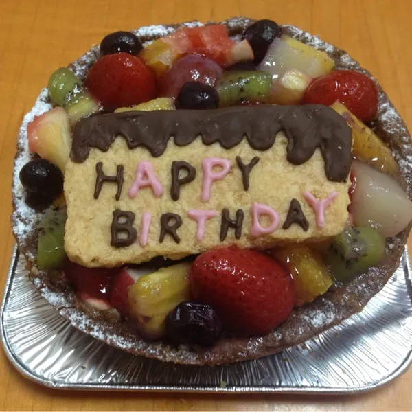 ゆぃとくんが10日誕生日だったから、サプライズで手作りケーキ( •ॢ◡-ॢ)✩⃛♱наРрУ вiятнDАч♱ೄ
チーズケーキにフルーツたっぷりでゼリーでピカピカにしたー♡『あしあと』でサプライズ♡|ayumiさん