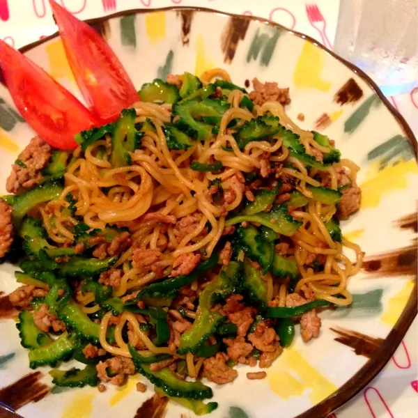 ゴーヤとピーマンのにがにが焼きそば|みつほさん