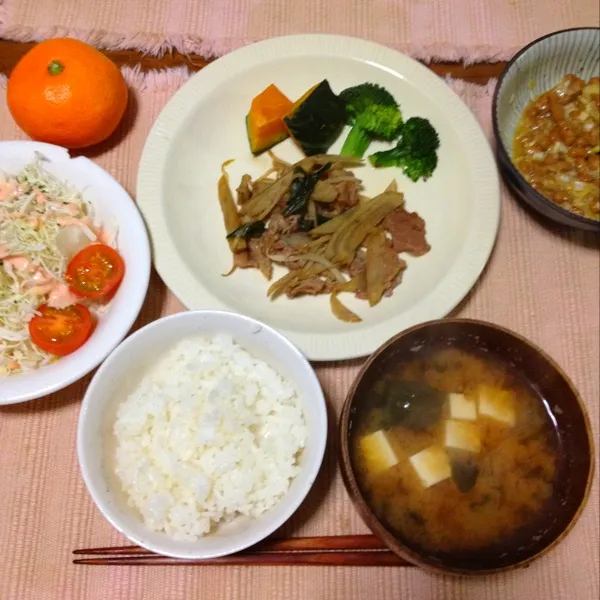 ☆豚ごぼうともやしの甘辛炒め
☆温野菜
☆キャベツサラダ
☆ネギ入り納豆
☆豆腐わかめネギみそ汁|さみぃさん