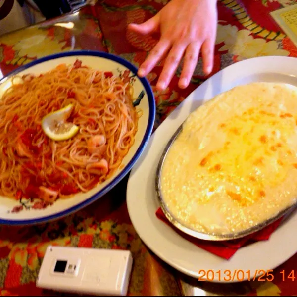 デカ盛りの洋食屋さん(^｡^)
これでＳサイズってハンパない‼‼
ドリンクも二個付いて全部で1460円なり〜|さみぃさん