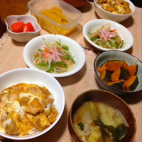 ☆親子丼
☆具沢山みそ汁
☆かぼちゃ煮物
☆もやしサラダ|さみぃさん