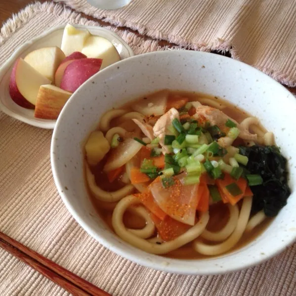 煮込みうどん＆りんご|さみぃさん