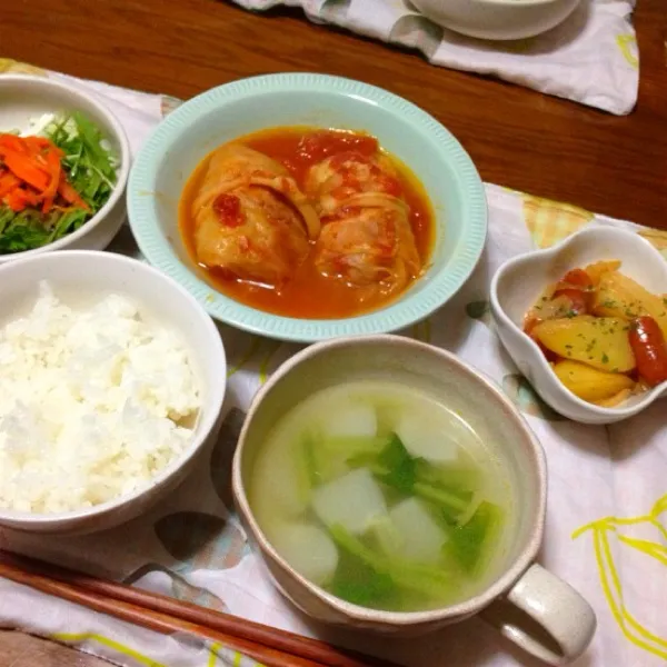 ☆ロールキャベツ
☆ジャーマンポテト
☆水菜サラダ
☆カブの生姜スープ|さみぃさん