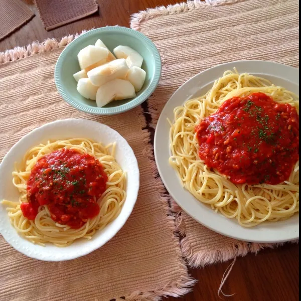 ミートソースパスタと梨
旦那のめちゃ大盛りΣ(`∀´ﾉ)ﾉ|さみぃさん