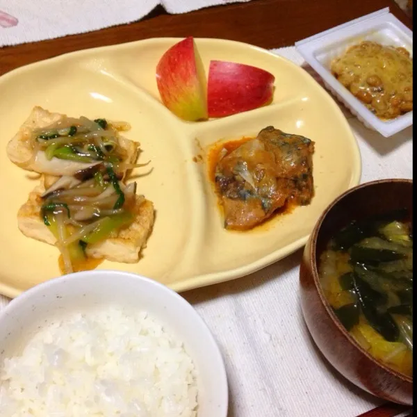 焼き豆腐の野菜あんかけ
さばのみそ煮
白菜わかめのみそ汁
りんご|さみぃさん