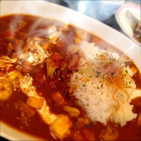 近所に新しくできたカフェで🎵
シーフードカレー|はるみさん