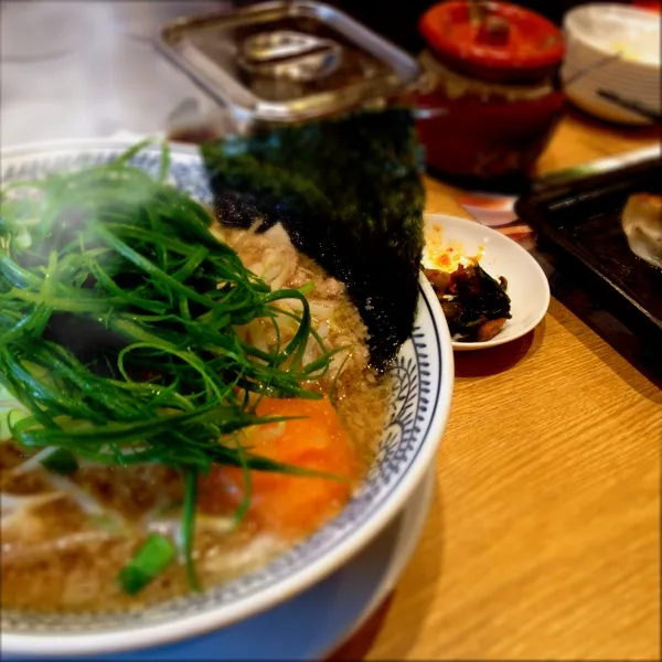 醤油にこだわりがある？ラーメン！柚子おろしってのがのってて美味しかった！石焼チャーハン、餃子、唐揚げ、ソフトクリームまで食べてしまった！|はるみさん