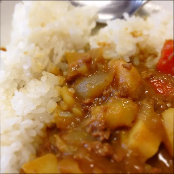 おうちのカレーは、米麹とカレールー半分、ミンチがうちの定番です)^o^(
おいしーよ〜(o^^o)|はるみさん