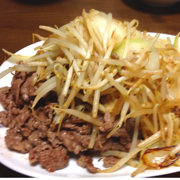 今日の夕食は、牛肉ともやしの炒め物(^o^)|tenraiさん