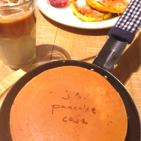 ラゾーナ川崎のすごい人出にびっくり！疲れてしまって、晩ご飯の時間になっていたけど、食べてしまいました。食べ過ぎの日々が続いています(^o^)|tenraiさん