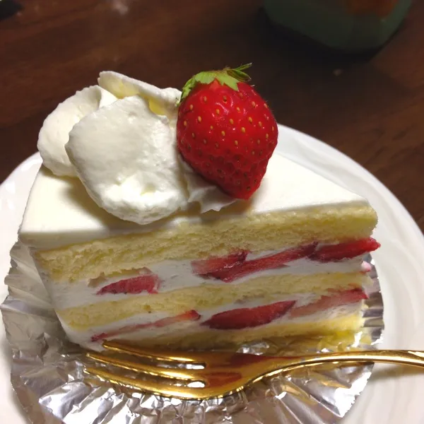 誕生日の翌日、ショートケーキでささやかに(^｡^)|tenraiさん