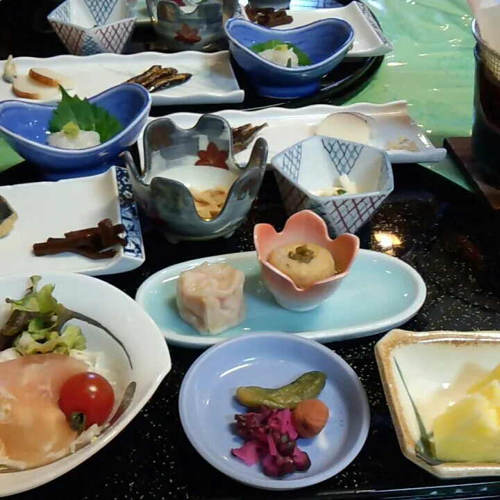 旅館の朝ごはん!!
まぁまぁ、かな( ´ ω ` )|なっちゃんさん