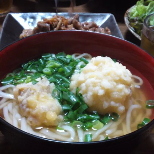 今日の晩御飯!!
天ぷらうどんと生姜焼き♡
うまうま(ΘωΘ。)♡|なっちゃんさん