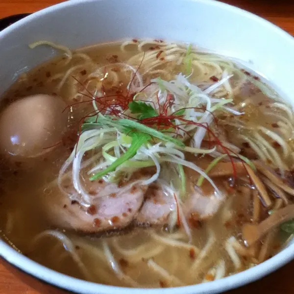 お友達に誘われてラーメンいって来ました!!塩ラーメン(´⊙ω⊙`≡´⊙ω⊙`)ハァハァ笑|なっちゃんさん