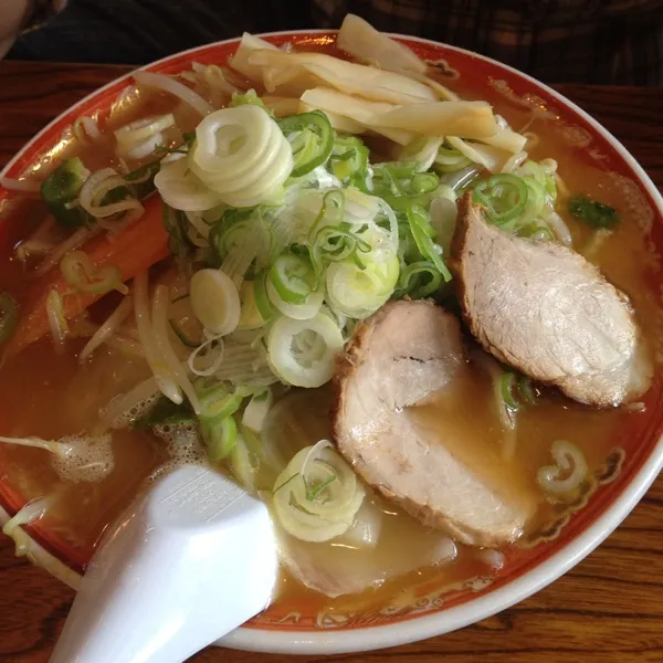 北海道味噌ラーメン(⁎⁍̴̀﹃ ⁍̴́⁎)♡
ちょっと甘かったけど美味しー☆
彼が絶賛（笑）
お店の人もめちゃ優しくて、また来たいな！|ayumiさん