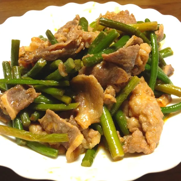 今日の夕食は牛肉とニンニクの芽炒め！|tenraiさん