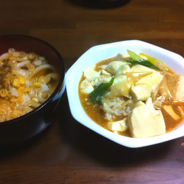 Snapdishの料理写真:今日の夕食は、うどんとご飯入りスンドゥブ|tenraiさん