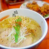 Snapdishの料理写真:塩ラーメン  塩元帥|おはるさん