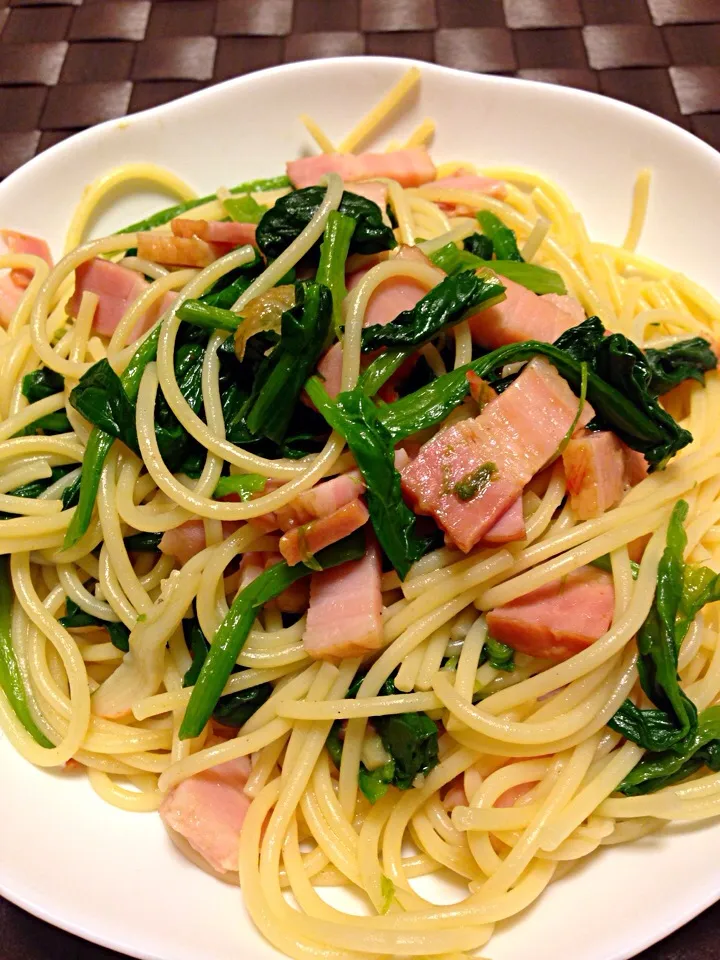 ほうれん草とベーコンのバター醤油パスタ|あっこぷーさん