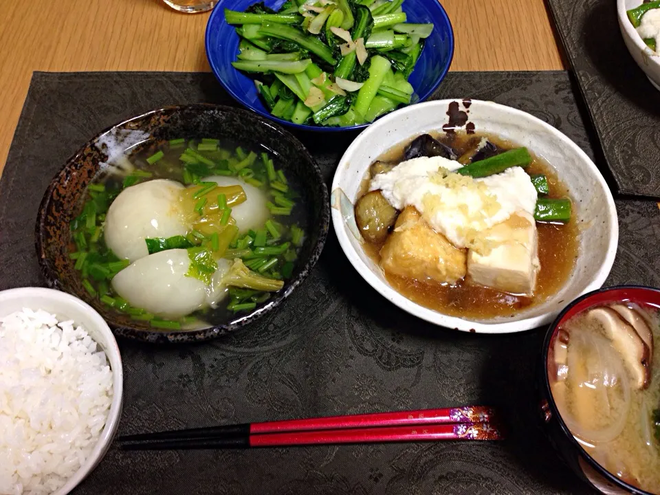 小松菜のにんにく炒め、揚げダシ豆腐＆茄子のとろろがけ、小蕪の煮物あんかけ、お味噌汁。|Angie44さん