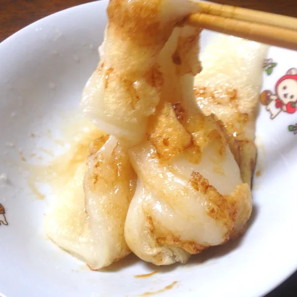 お餅焼きました。シンプルにお醤油だけ。|はっちぃさん