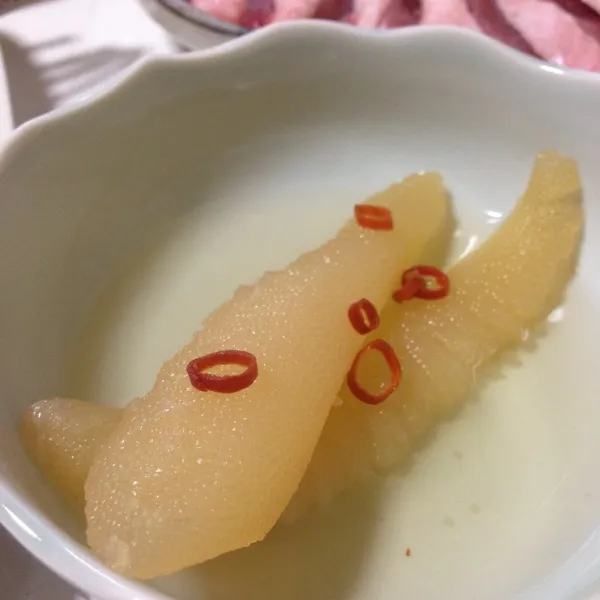 数の子っ！
年末に買ったヤツだけど…
魚屋さんのお勧めだけあって、プチプチ食感が愉しいねぇ〜
漬け出汁に鷹の爪を入れて、ちょいピリ辛っ！
(=^ェ^=)|うぉずさん