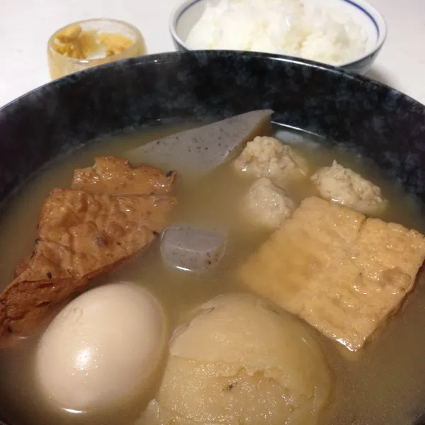 今朝も、おでん定食な朝ごはんなり！
ん〜〜〜
昨日は徹夜明けで寝落ちして、晩ご飯抜きだったよぉ〜囧rz
ってコトで、おでんは、まだまだ残ってるよぉ〜
(=^ェ^=)|うぉずさん